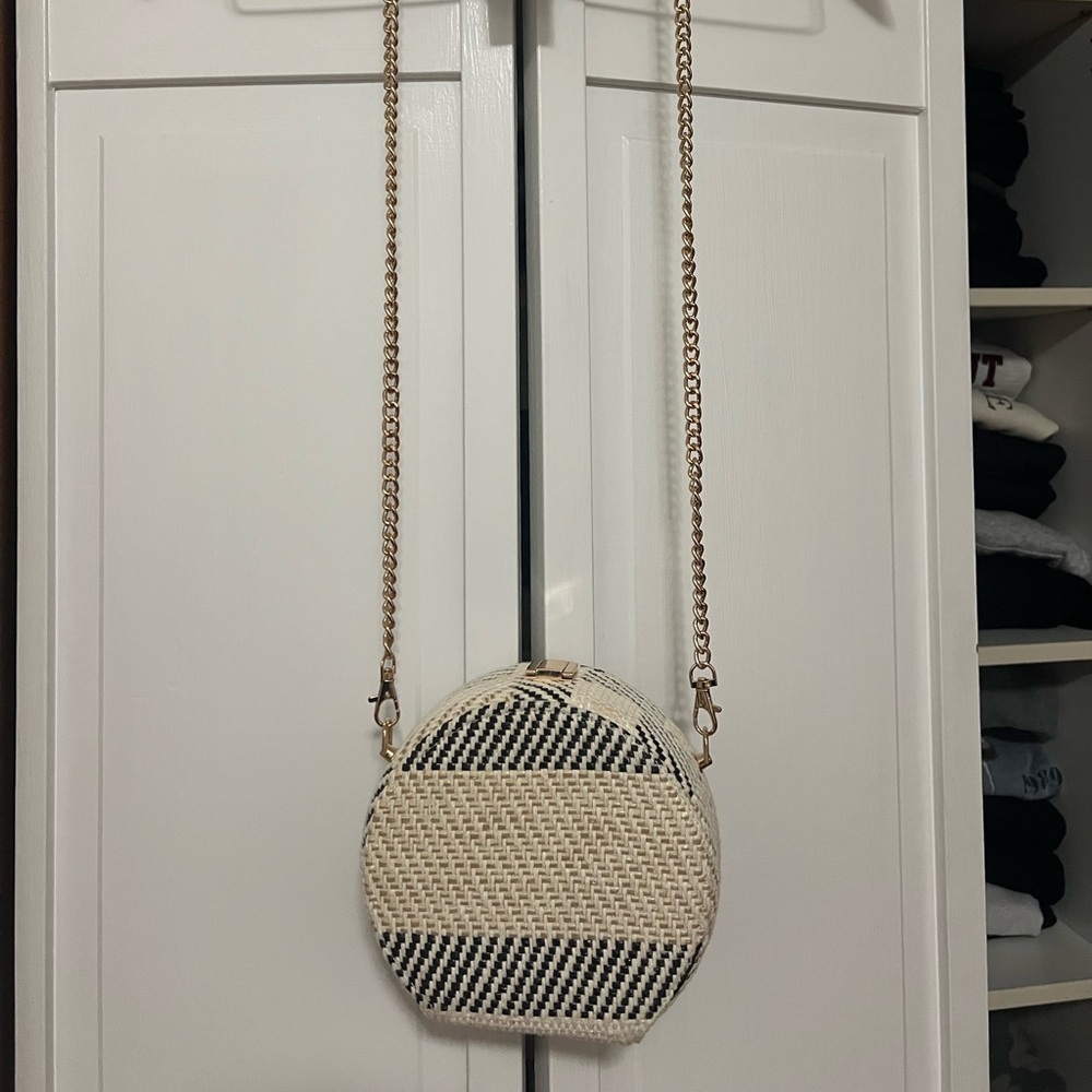 Woven Round Crossbody Bag in Natural beige & Black -
